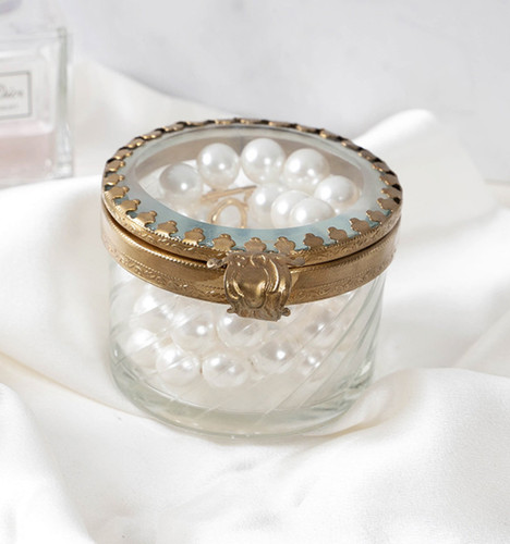 Antique style gold round - gold,