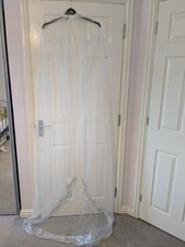 Delicate Beaded Edge and