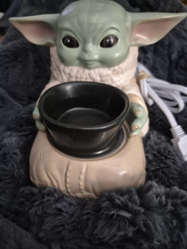 Baby yoda scentsy buddy star - scentsy,