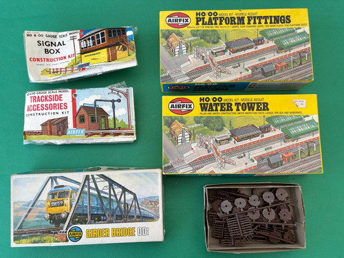 Airfix model railway kits - x,