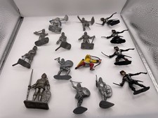 15 Vintage Plastic Knights &