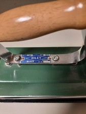 Riley Snooker Table Iron with