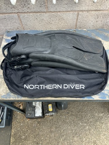 Northern diver rubber flippers - rubber,