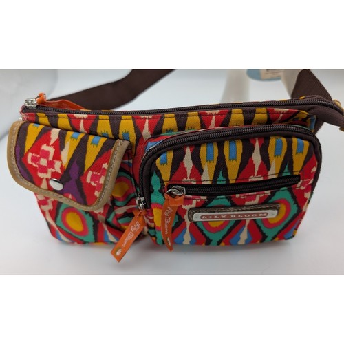 Lily bloom karma ikat - lily,