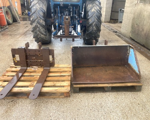 Transport box pallet - &,