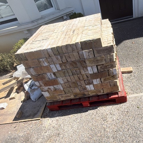 Beige rectangular stone paving - beige,