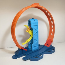 Hot Wheels Powered Booster Loop - Elastic Band Operated & Included 