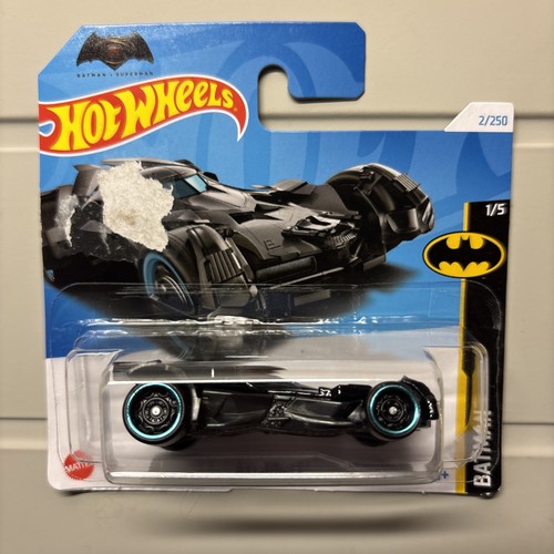 Hot wheels batmobile batman - batmobile, dc