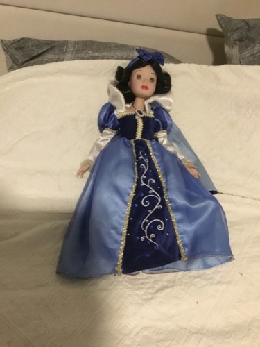 Disney princess snow white - snow,
