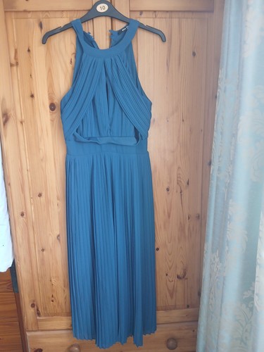 Tfnc london pleated dress size - tfnc,