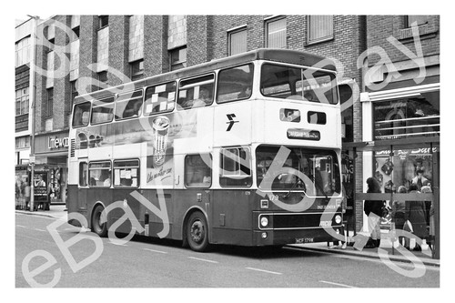 Bus photograph reading - bus,