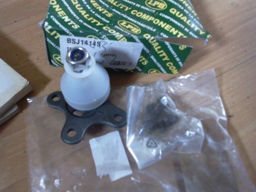 Lower ball joint rhs - lower,