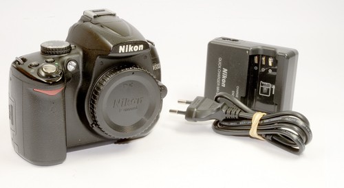 Nikon d5000 body black - nikon,