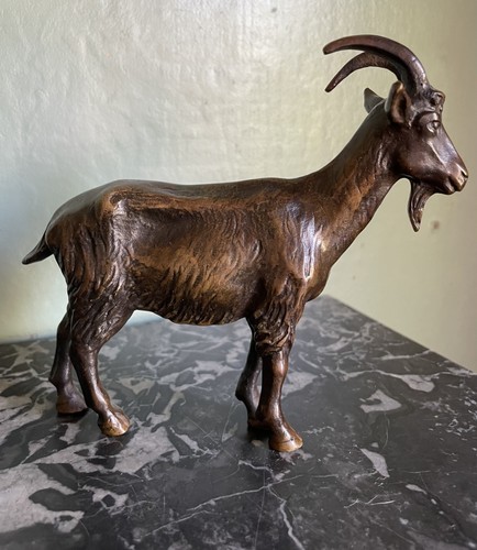 Animal bronze signed - , le