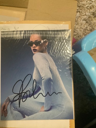 Rihanna original 10x8 - rihanna,