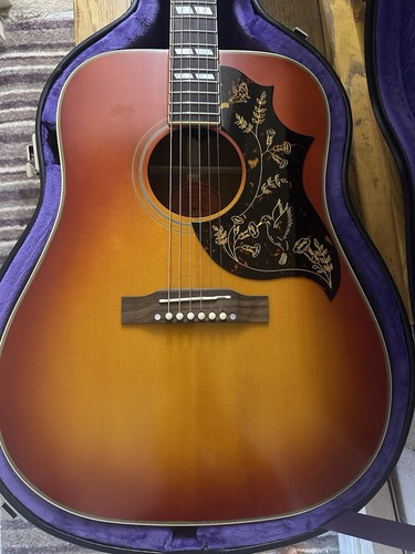 Epiphone inspired gibson - by,