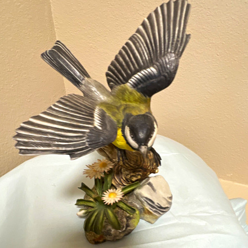 Boehm bird figurine wings - bird,