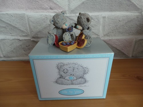 Collectible world studios - collectible,
