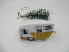 Retro camper christmas - camper, tree