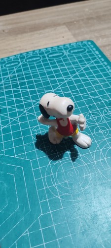 Snoopy gymnastics figurine - snoopy,