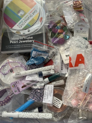 Job lot jewellery - lot, makers
