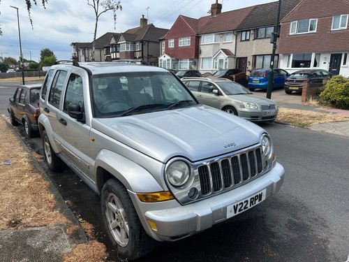 Jeep cherokee v6 - cherokee,