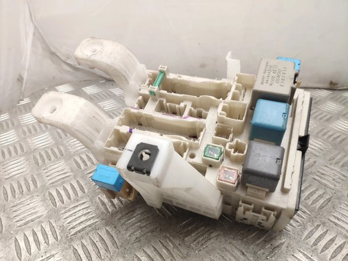 Toyota prius hatchback fuse - prius,