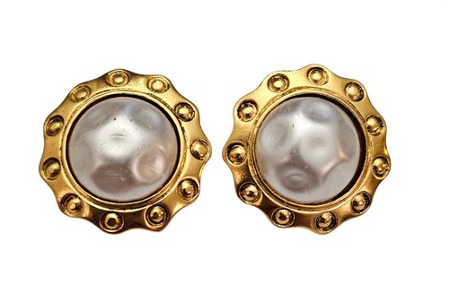 Chanel gold tone faux - gold,