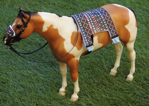 Faux leather treeless saddle