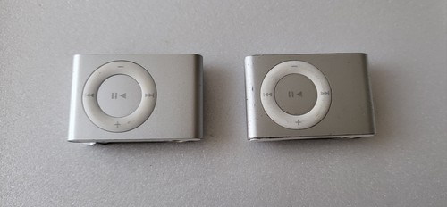 Apple ipod shuffle 1gb - x2,