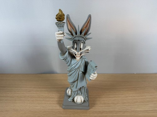 Warner bros bugs bunny - warner, statue