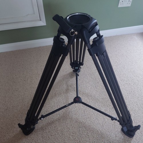 100mm pro manfrotto tripod - pro,