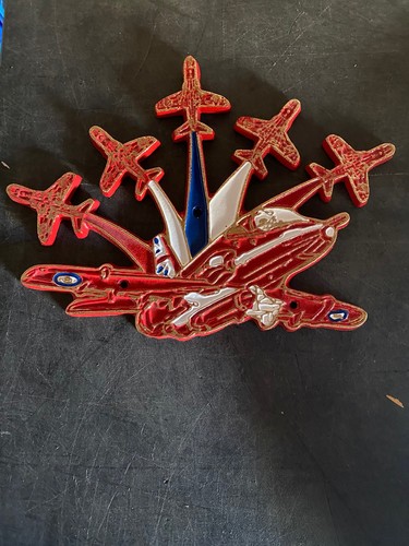 Red arrows planes aluminium