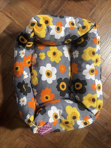Brand new pet - new, beds