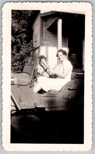 Vtg snapshot smiling - vtg, woman
