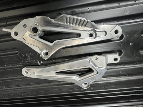 125 footrest hangers - 125, lc