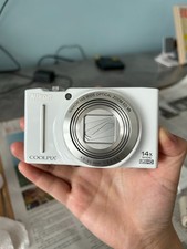 Nikon COOLPIX S8200 Compact
