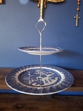 2 x Willow Churchill Cake