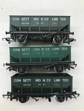 HORNBY OO GAUGE RAKE of 3