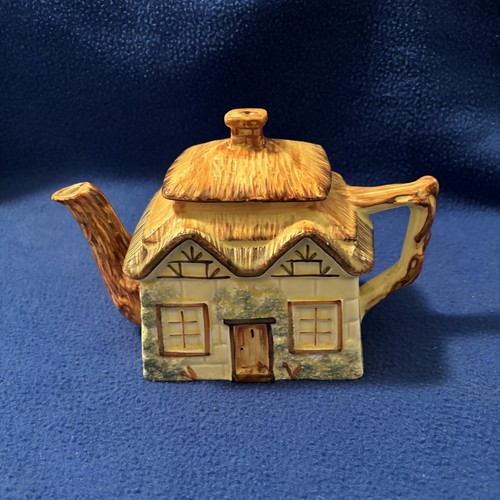Vintage keele street pottery - keele,