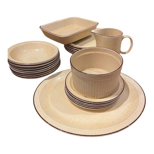 Poole pottery broadstone - pottery,