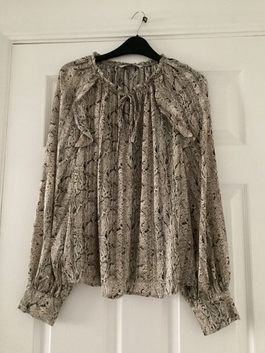 Ladies blouse tie neck long - neck.,