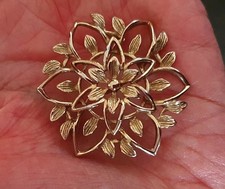 Sarah Coventry   Flower Brooch