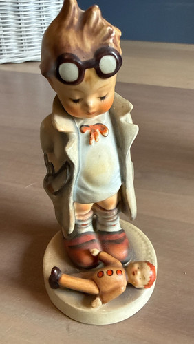 Hummel goebel figurine - hummel, “doll