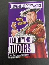 set of 9 horrible histories books, good condition