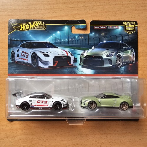 Hot wheels premium nissan r - wheels,