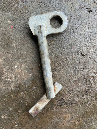 1500kg lifting pin - 1,
