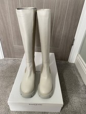 Russell And Bromley City Hi