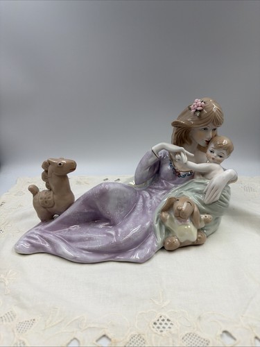 Attr nao lladro reclining - attr., by