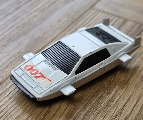 James bond lotus - esprit, 007